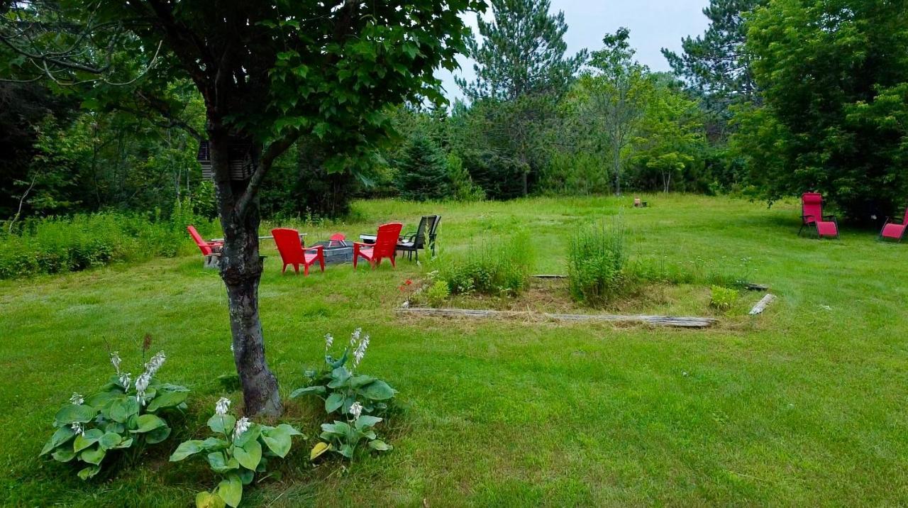 Chalets Nabu La Sacacomie - Riviere - Billard Saint-Alexis-des-Monts Exterior foto